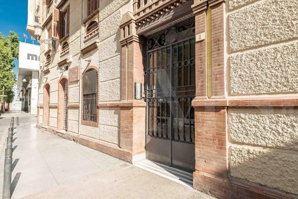 Modern Apartment Next To The Cervantes Theatre By Rems Malaga Luaran gambar