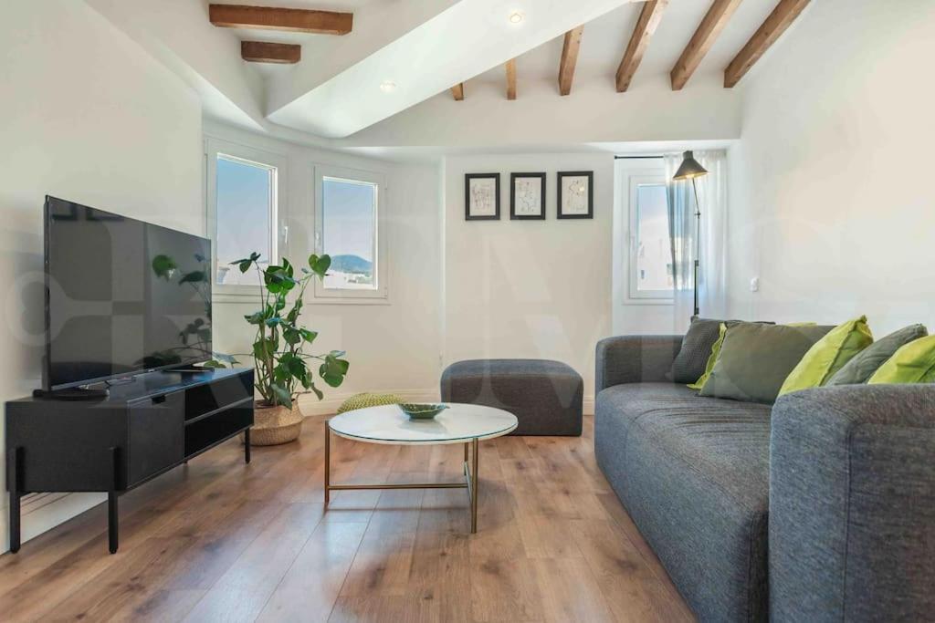 Modern Apartment Next To The Cervantes Theatre By Rems Malaga Luaran gambar