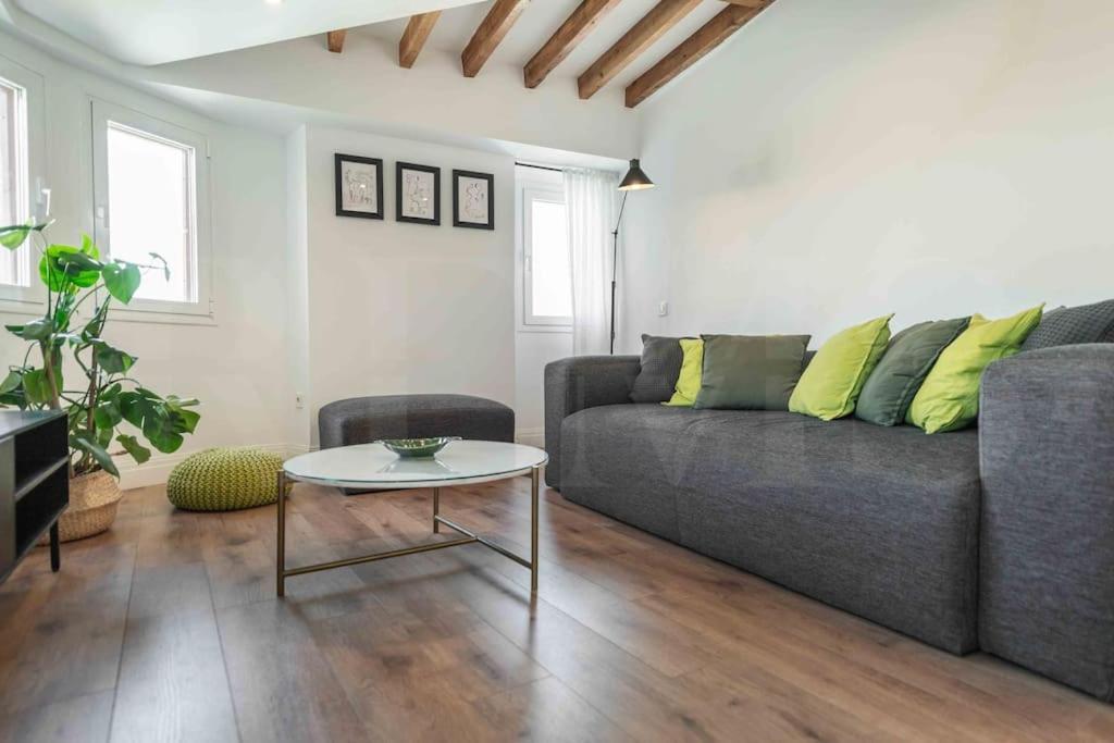 Modern Apartment Next To The Cervantes Theatre By Rems Malaga Luaran gambar