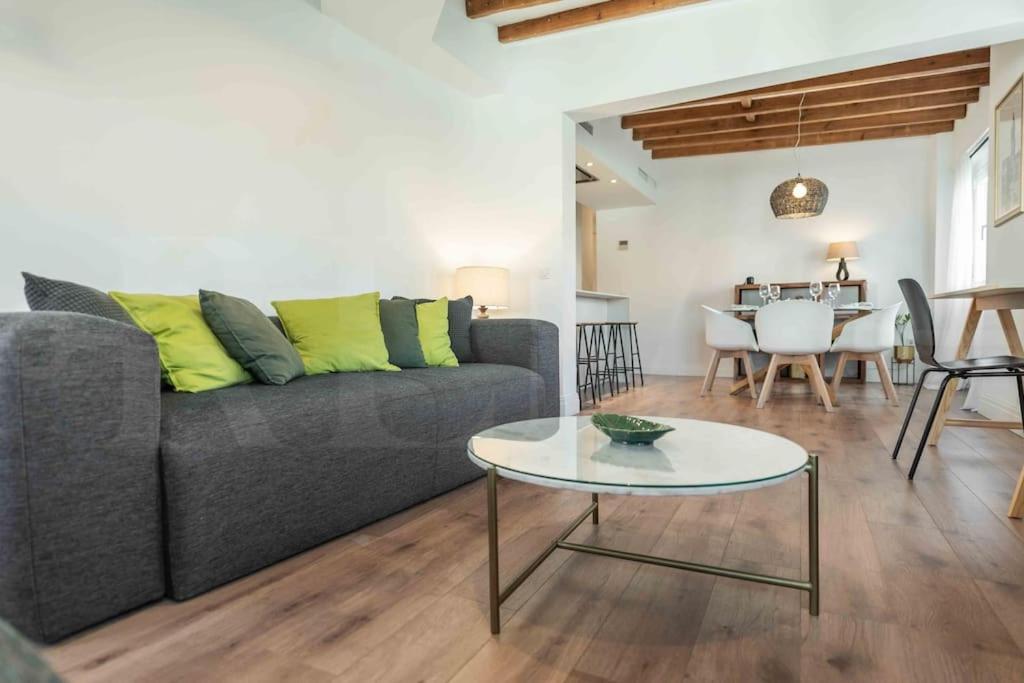 Modern Apartment Next To The Cervantes Theatre By Rems Malaga Luaran gambar
