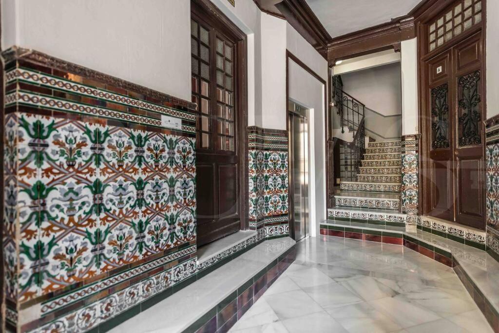 Modern Apartment Next To The Cervantes Theatre By Rems Malaga Luaran gambar